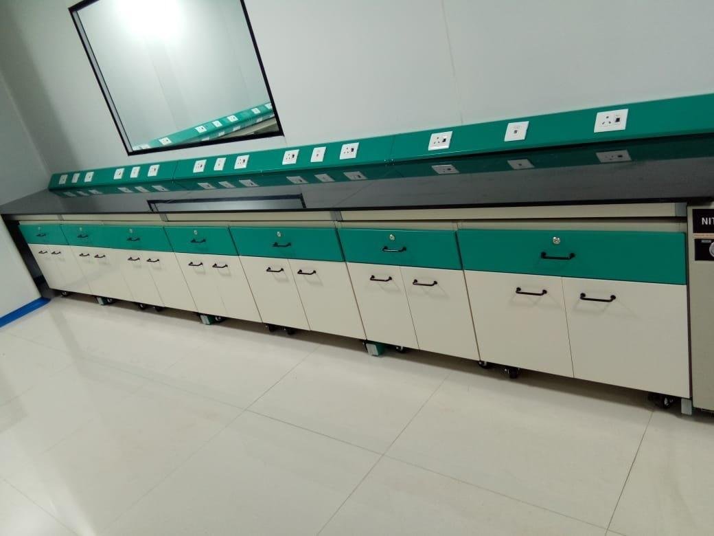 Laboratory Tables Designed Continuous Usage
