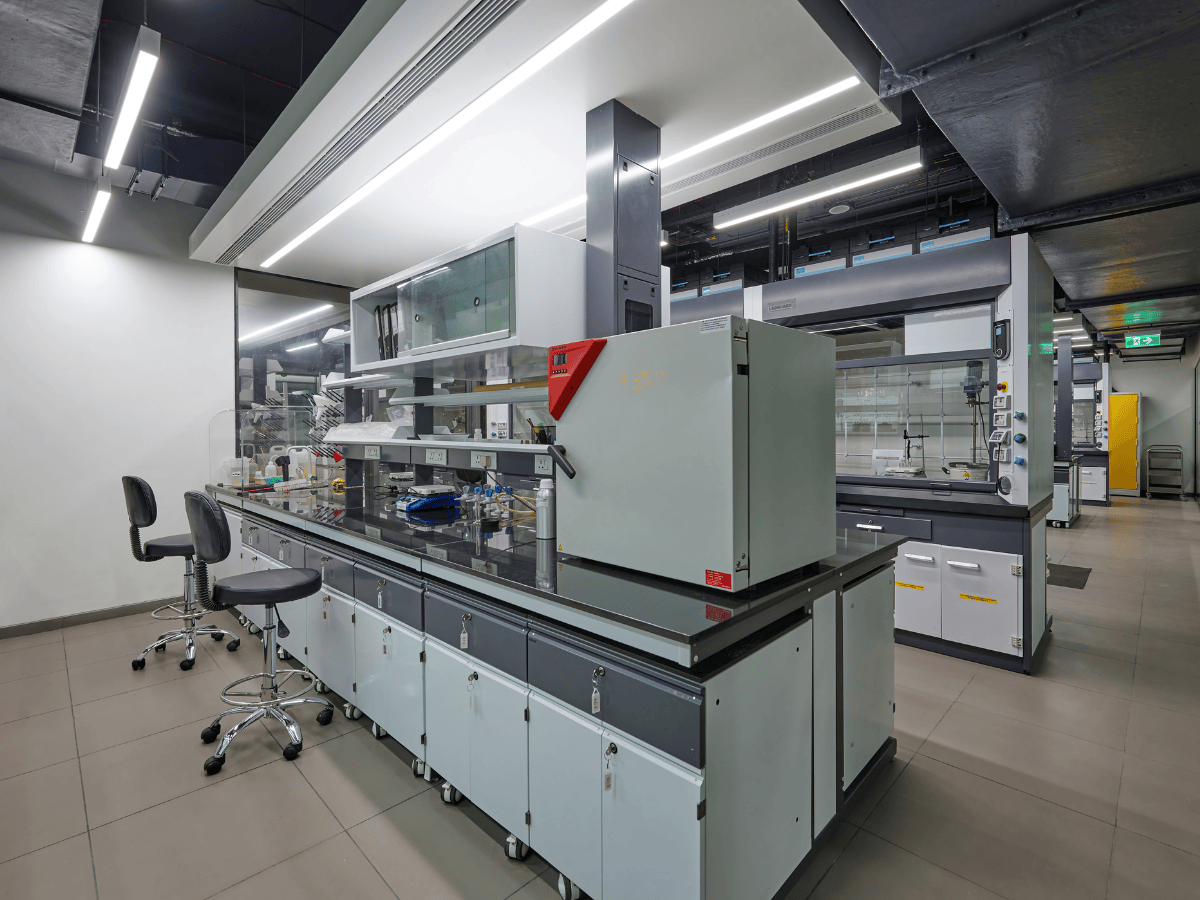 Modern FireRetardant Lab Furniture Setup